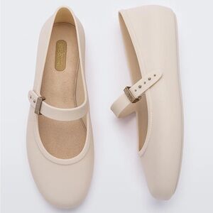 Brand New NWT Melissa Soft Ballerina Size 8 Beige Ballet Flats